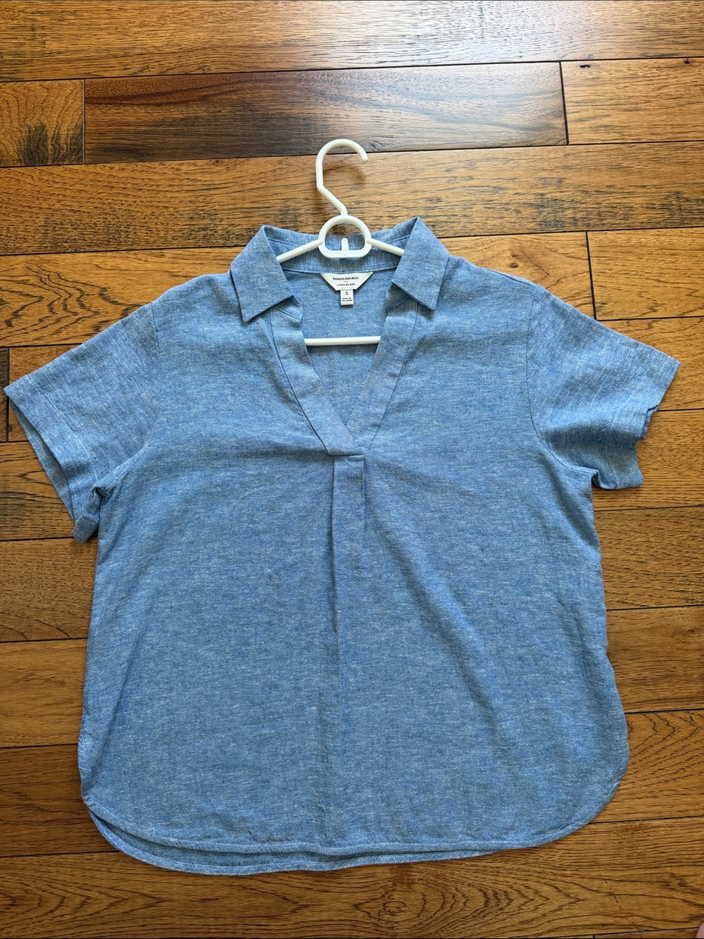 Banana Republic Factory Blue Linen Blend Short-Sleeve V-Neck Top